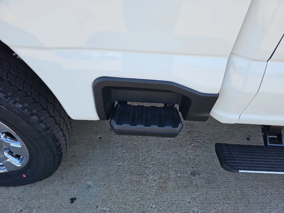 2026 Ford Super Duty 5th Gen - Image 11 of 21