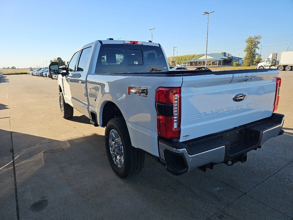 2026 Ford Super Duty 5th Gen - Image 17 of 21