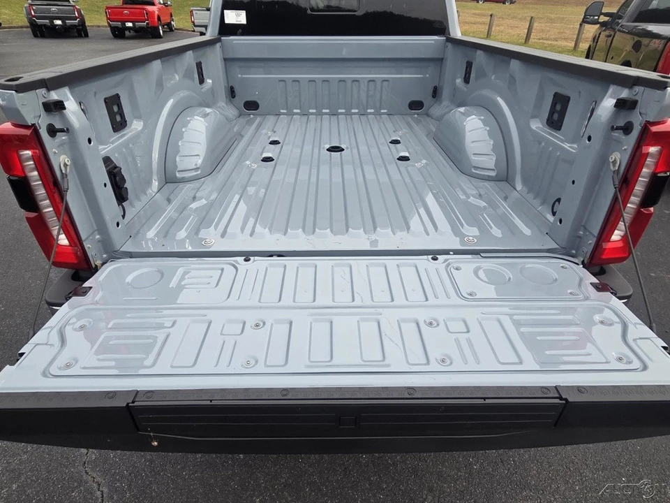2026 Ford Super Duty 5th Gen - Image 9 of 21