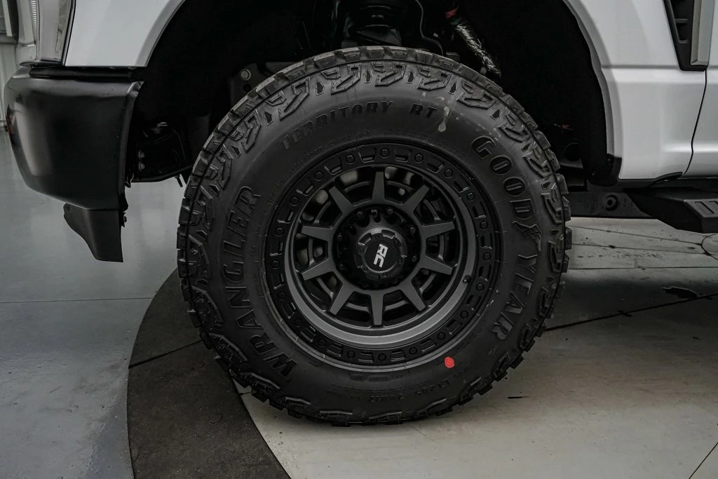 2026 Ford Super Duty 5th Gen - Image 12 of 21
