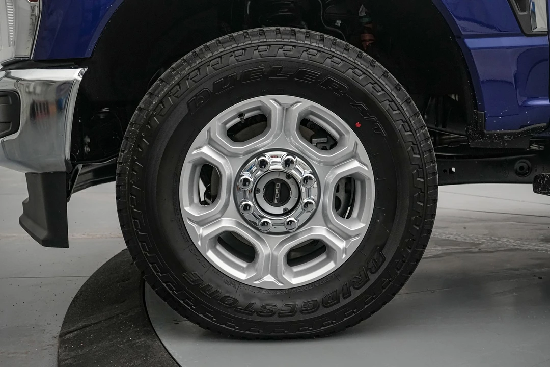 2026 Ford Super Duty 5th Gen - Image 13 of 21