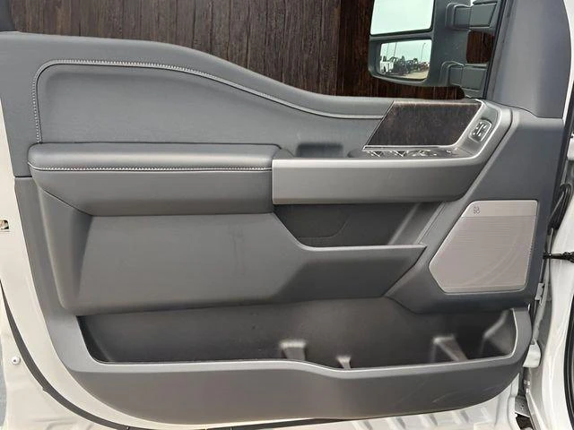 2026 Ford Super Duty 5th Gen - Image 17 of 20