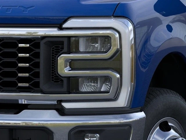 2026 Ford Super Duty 5th Gen - Image 18 of 21