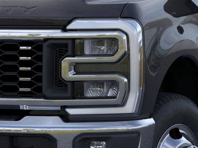 2026 Ford Super Duty 5th Gen - Image 18 of 21
