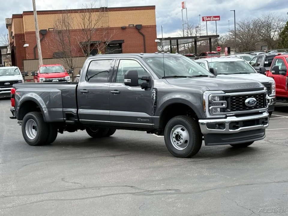 2026 Ford Super Duty 5th Gen - Image 9 of 12