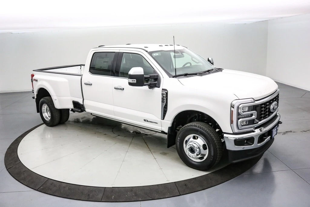 2026 Ford Super Duty 5th Gen - Image 2 of 21