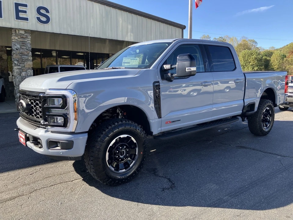 2026 Ford Super Duty 5th Gen - Image 2 of 21