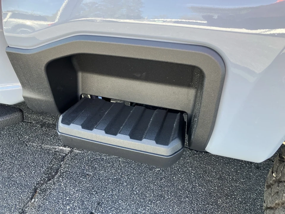 2026 Ford Super Duty 5th Gen - Image 16 of 21