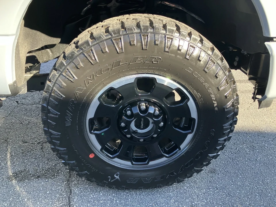 2026 Ford Super Duty 5th Gen - Image 12 of 21