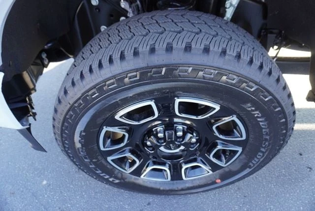 2026 Ford Super Duty 5th Gen - Image 18 of 21