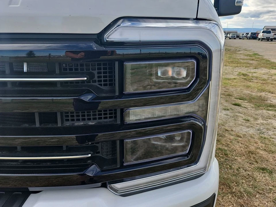 2026 Ford Super Duty 5th Gen - Image 18 of 21