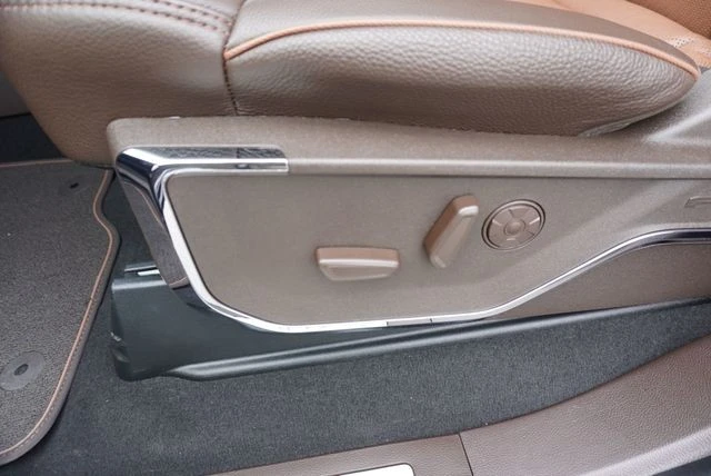 2026 Ford Super Duty 5th Gen - Image 28 of 31