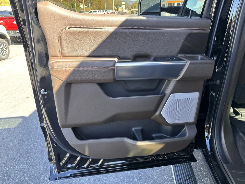2026 Ford Super Duty - Image 15 of 31