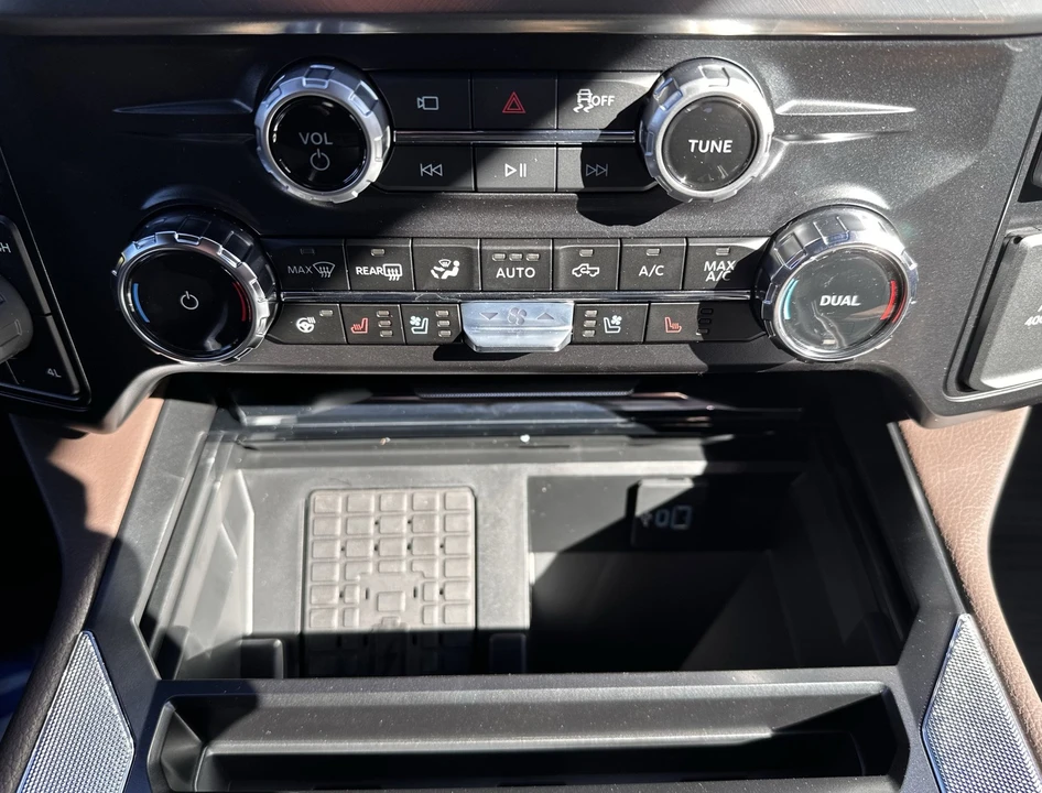 2026 Ford Super Duty - Image 28 of 31