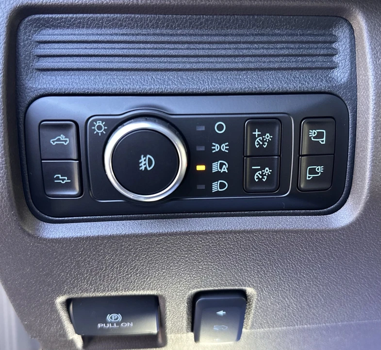 2026 Ford Super Duty - Image 19 of 31
