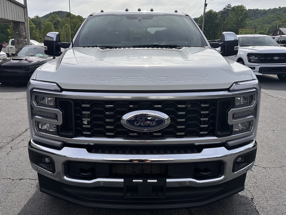 2026 Ford Super Duty 5th Gen - Image 3 of 31