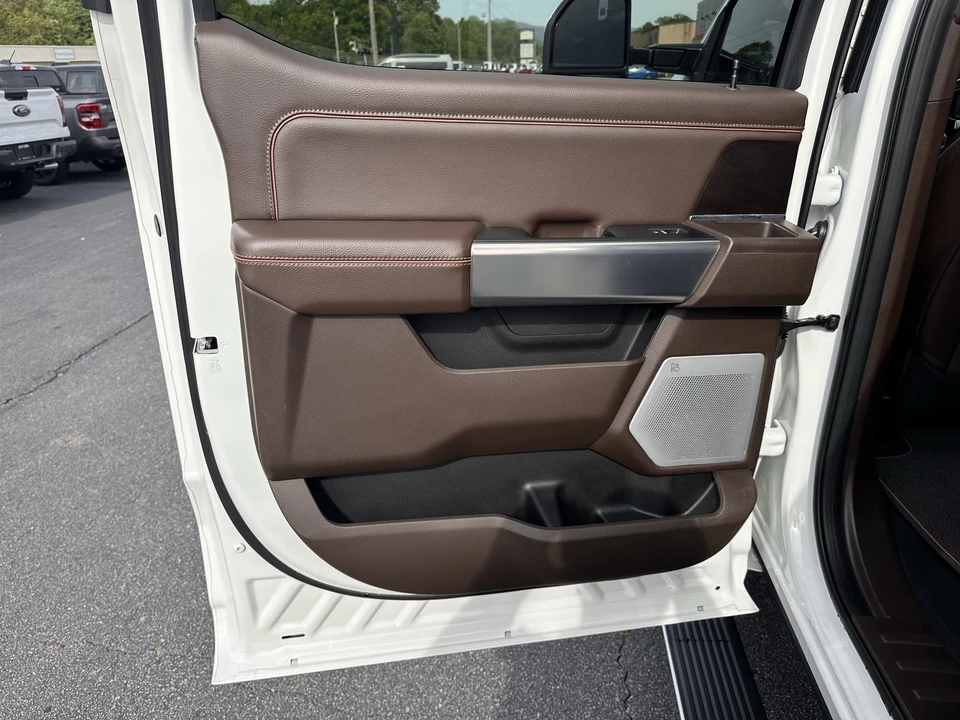 2026 Ford Super Duty 5th Gen - Image 13 of 31