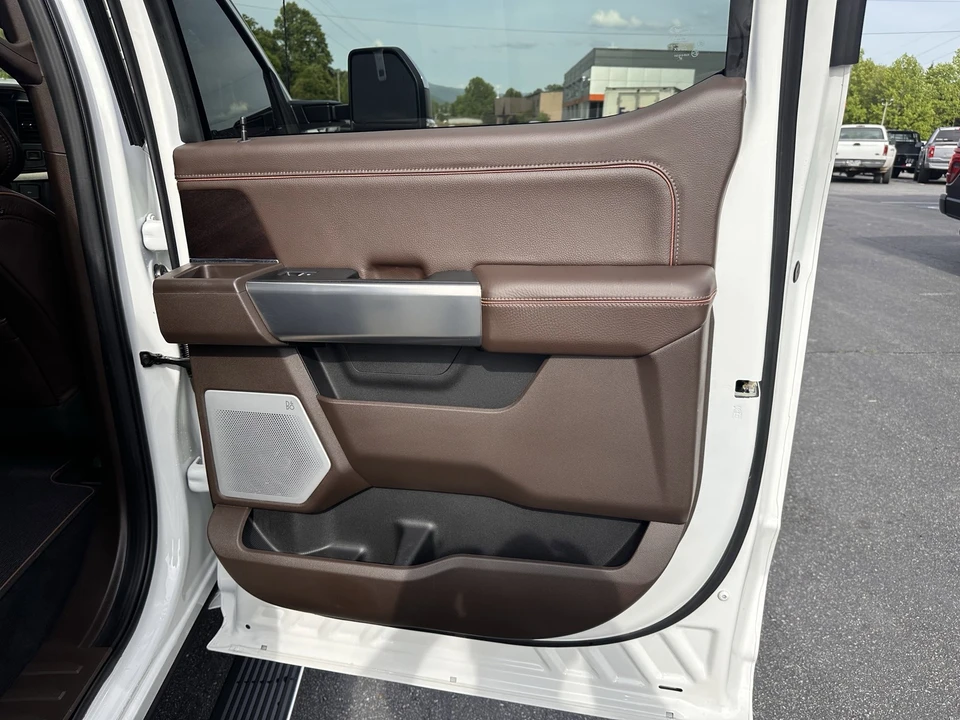 2026 Ford Super Duty 5th Gen - Image 18 of 31