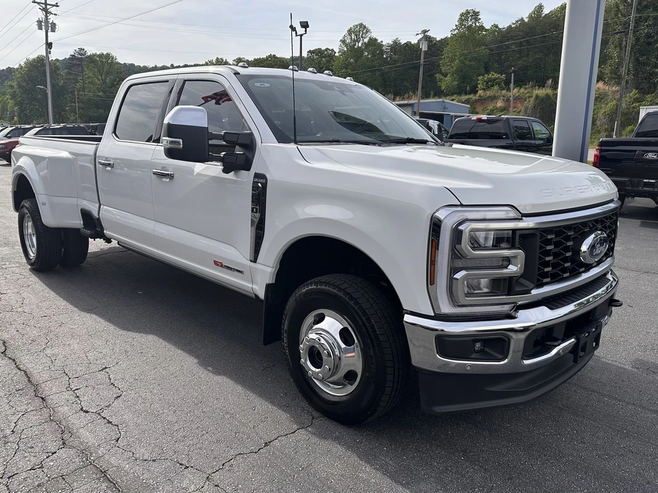 2026 Ford Super Duty 5th Gen - Image 4 of 31