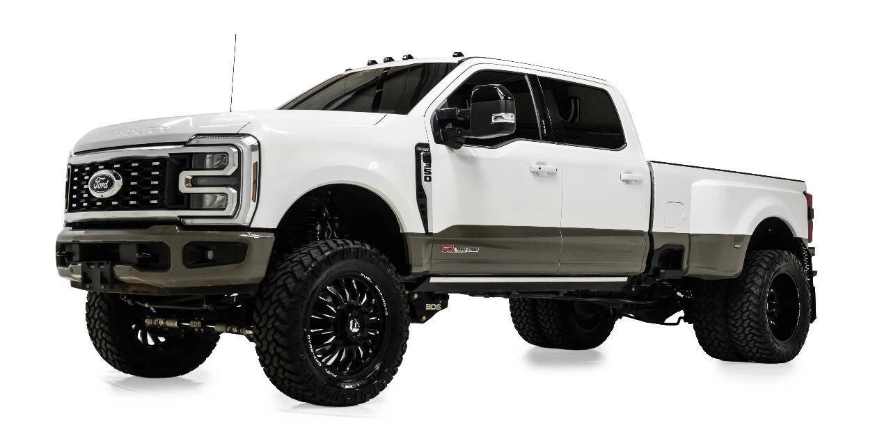 2026 Ford Super Duty 5th Gen - Image 2 of 12