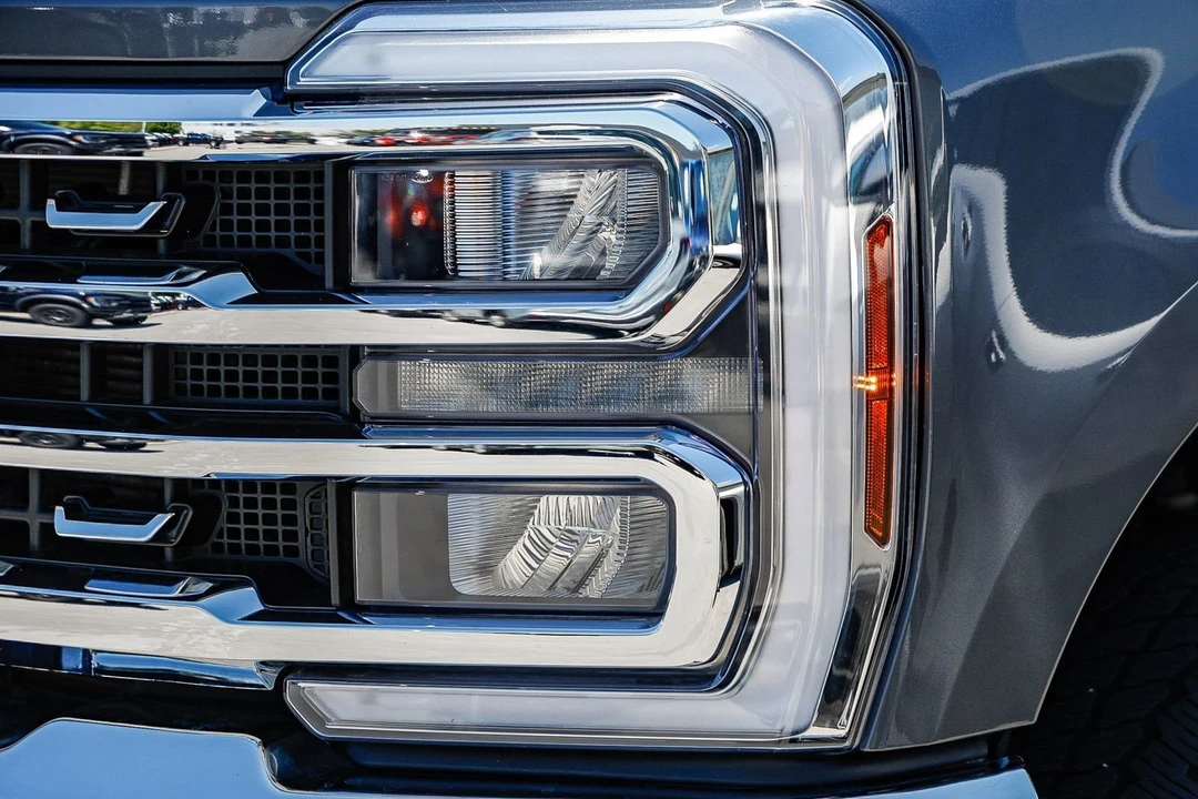 2026 Ford Super Duty 5th Gen - Image 7 of 31