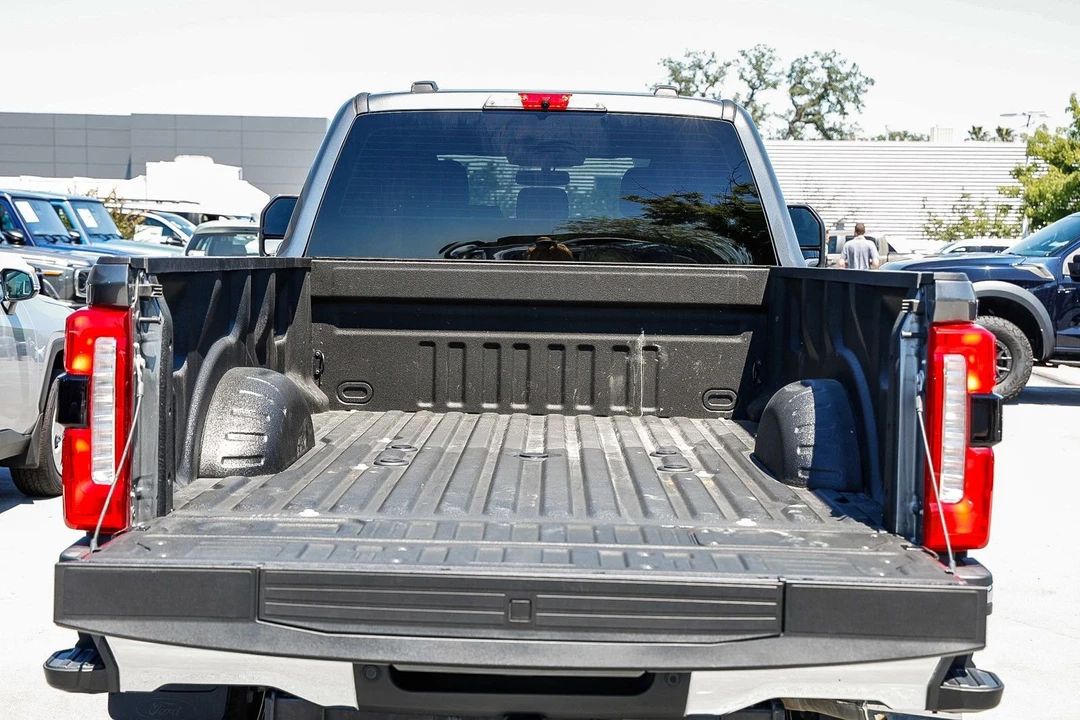 2026 Ford Super Duty 5th Gen - Image 25 of 31