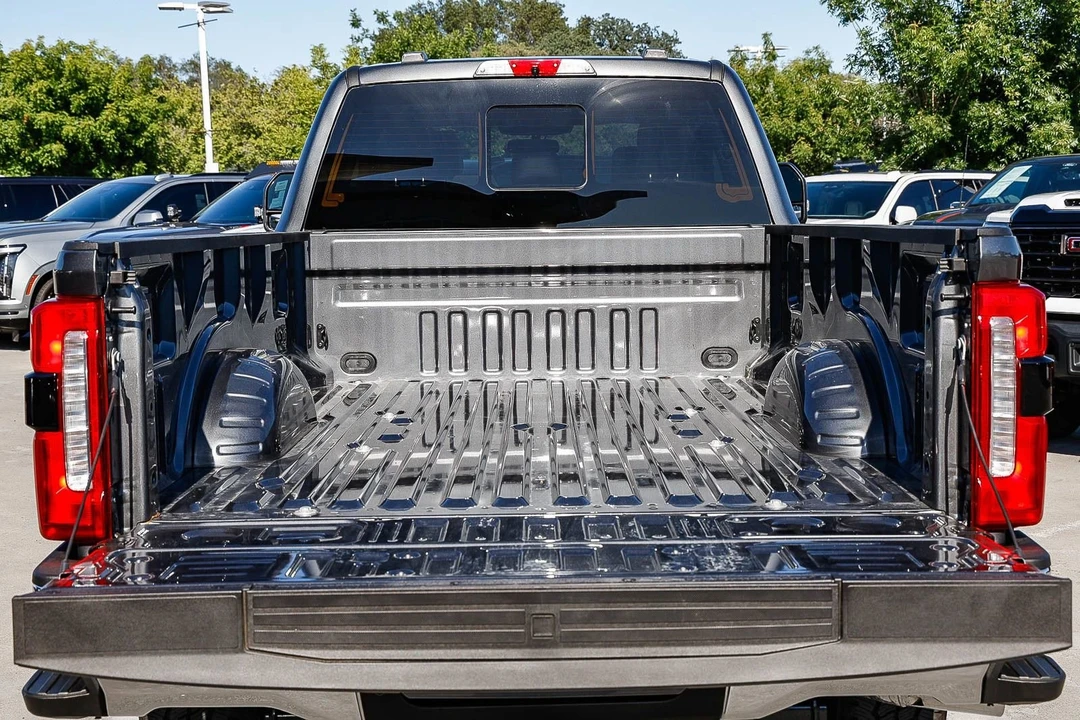 2026 Ford Super Duty 5th Gen - Image 25 of 31