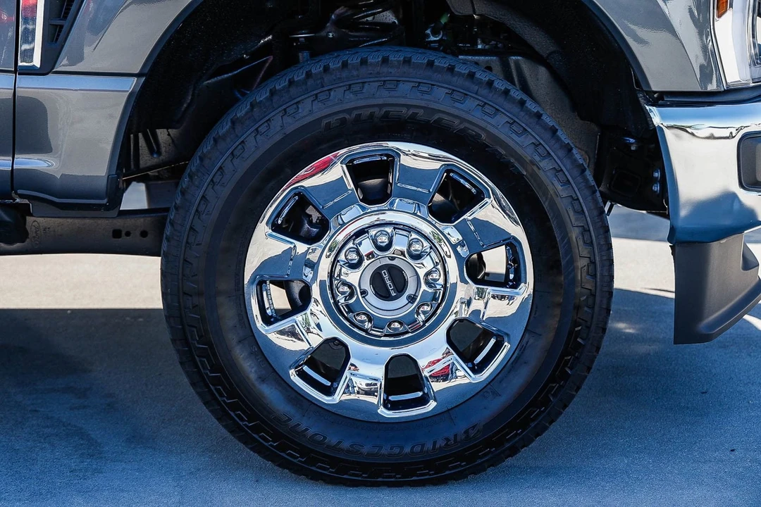2026 Ford Super Duty 5th Gen - Image 9 of 31