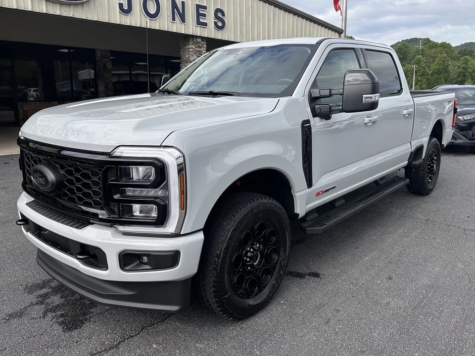2026 Ford Super Duty 5th Gen - Image 2 of 31