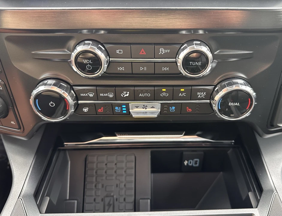 2026 Ford Super Duty 5th Gen - Image 28 of 31