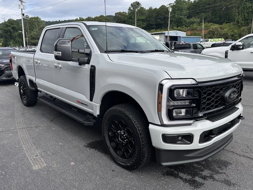 2026 Ford Super Duty 5th Gen - Image 4 of 31
