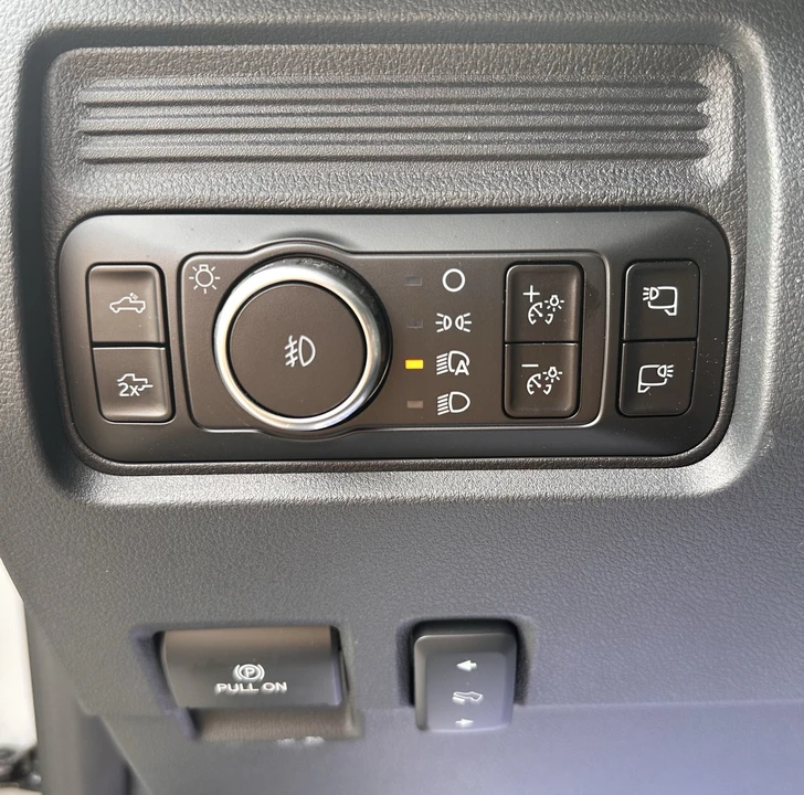 2026 Ford Super Duty 5th Gen - Image 19 of 31
