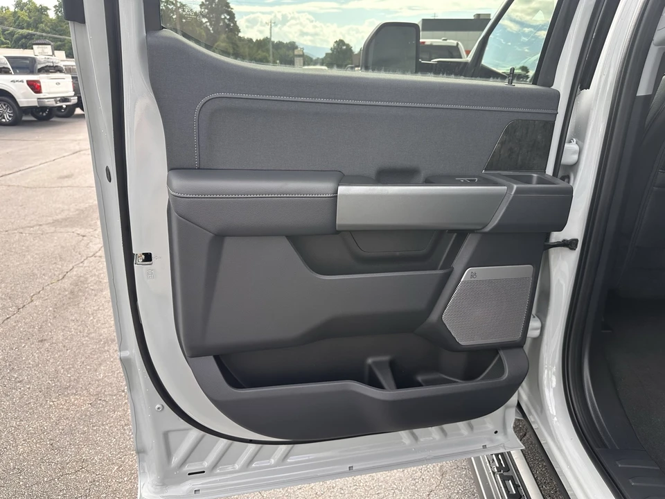 2026 Ford Super Duty 5th Gen - Image 12 of 31