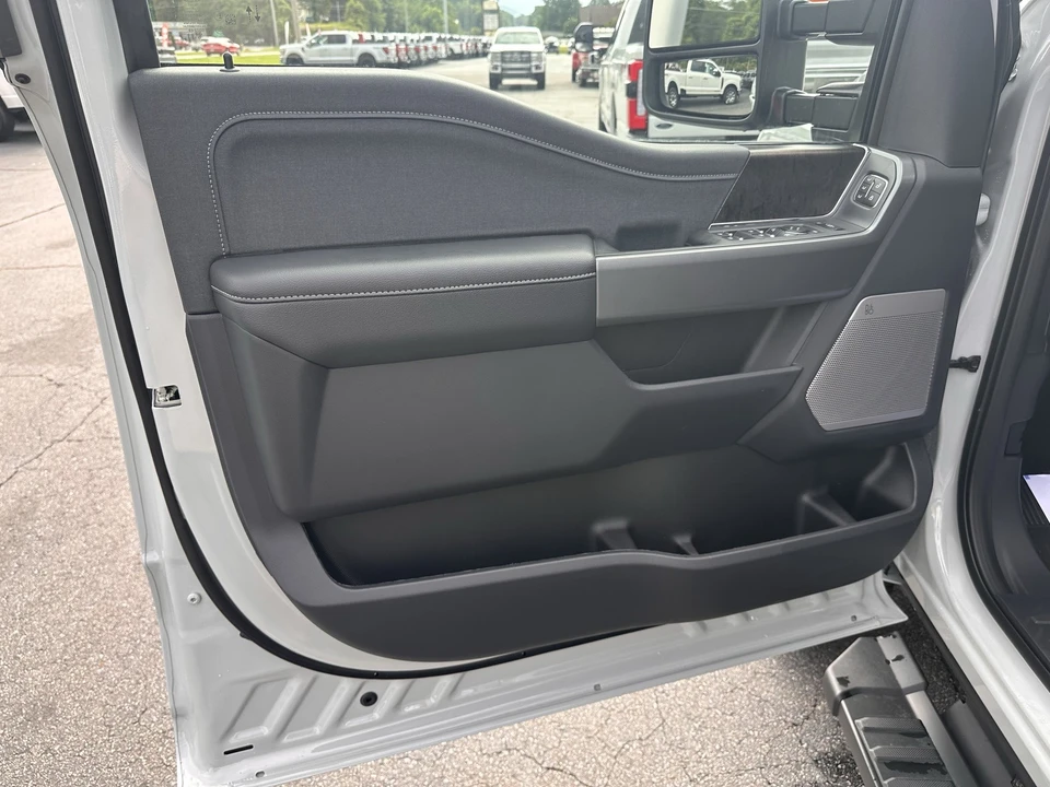 2026 Ford Super Duty 5th Gen - Image 10 of 31
