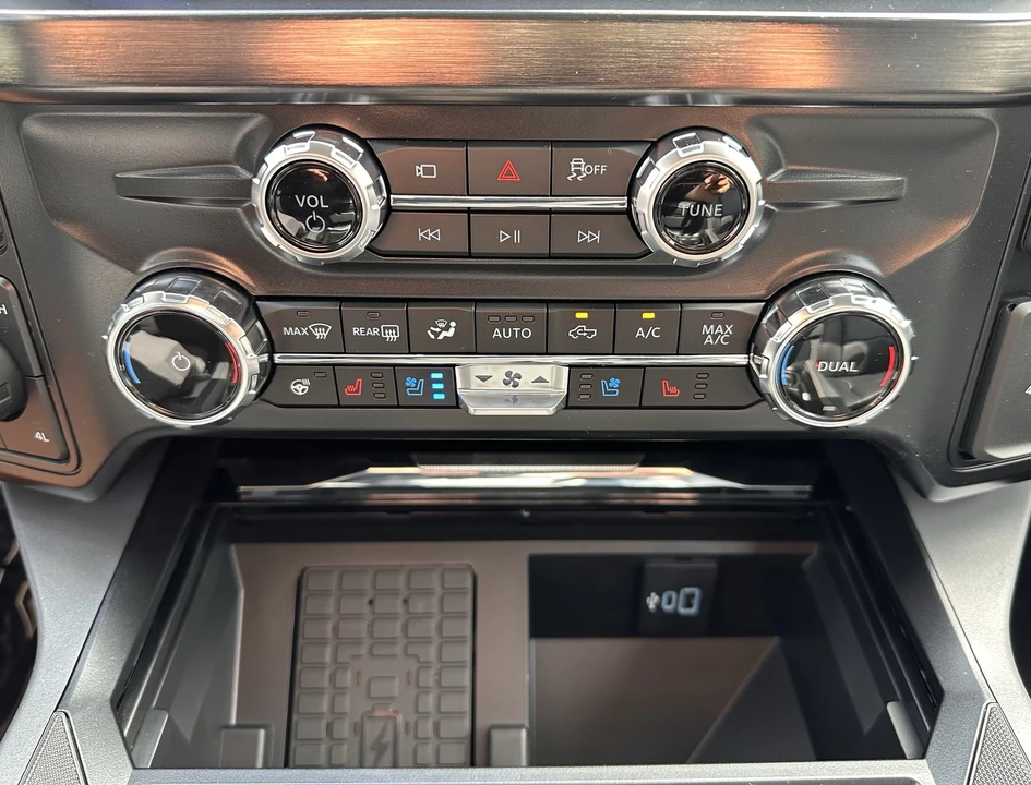 2026 Ford Super Duty 5th Gen - Image 29 of 31