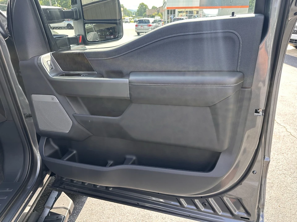 2026 Ford Super Duty 5th Gen - Image 15 of 31