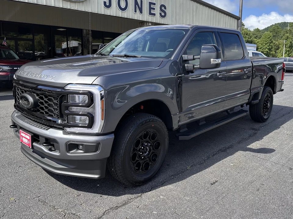 2026 Ford Super Duty 5th Gen - Image 2 of 31