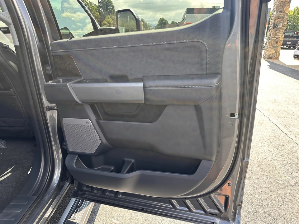 2026 Ford Super Duty 5th Gen - Image 17 of 31