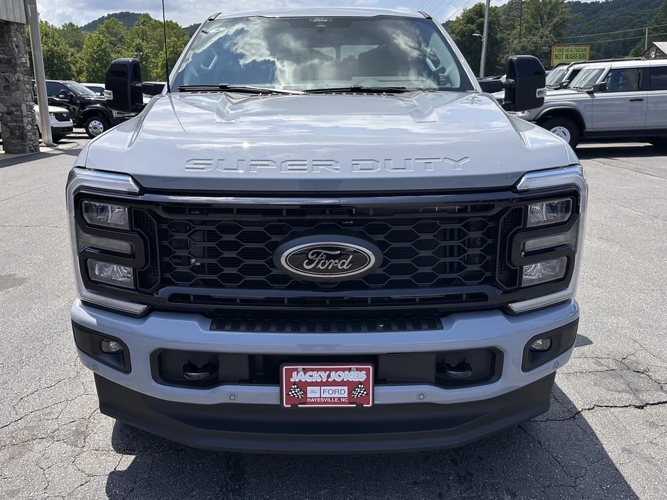 2026 Ford Super Duty 5th Gen - Image 3 of 31
