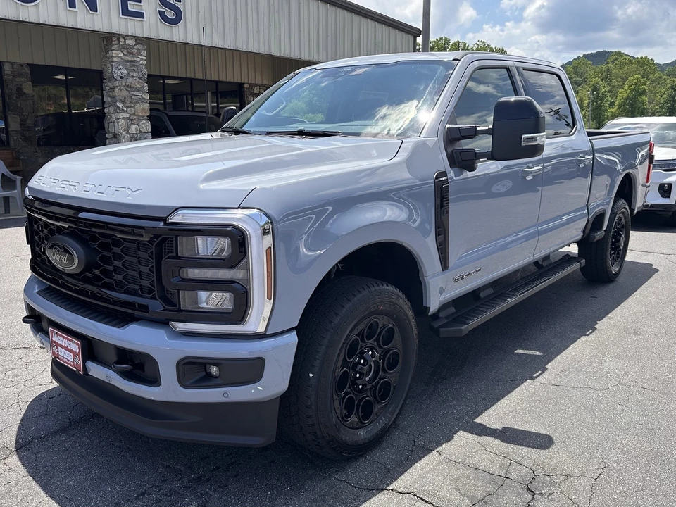 2026 Ford Super Duty 5th Gen - Image 2 of 31