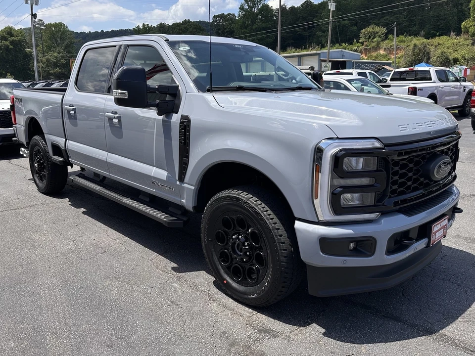 2026 Ford Super Duty 5th Gen - Image 4 of 31