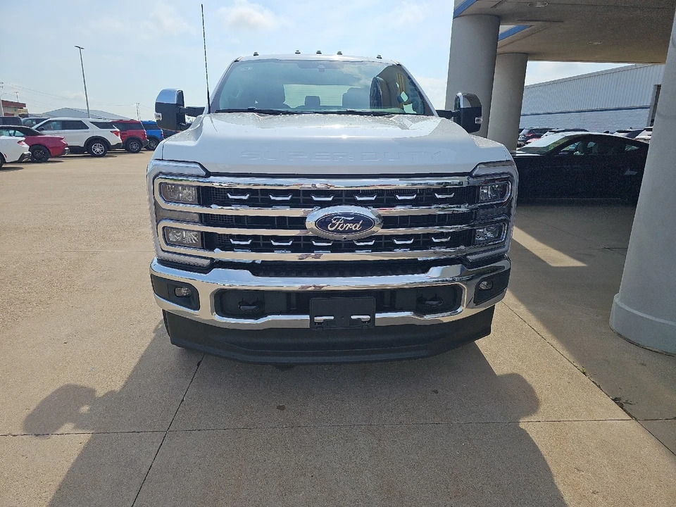 2026 Ford Super Duty 5th Gen - Image 3 of 30