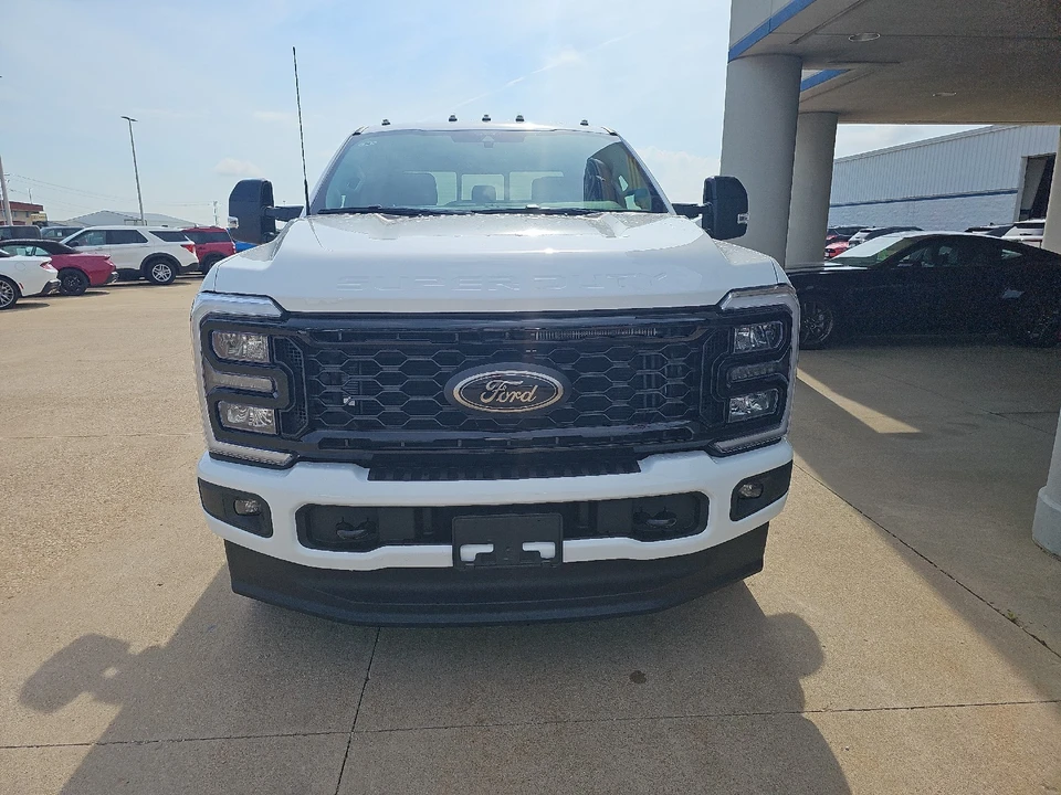 2026 Ford Super Duty 5th Gen - Image 3 of 28