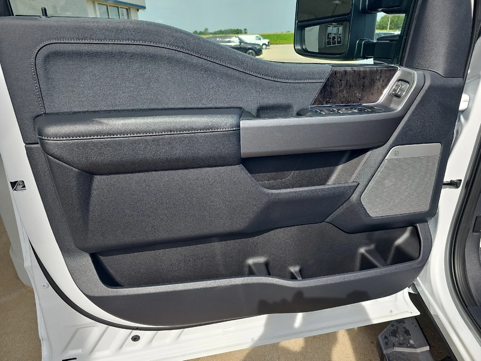 2026 Ford Super Duty 5th Gen - Image 21 of 28