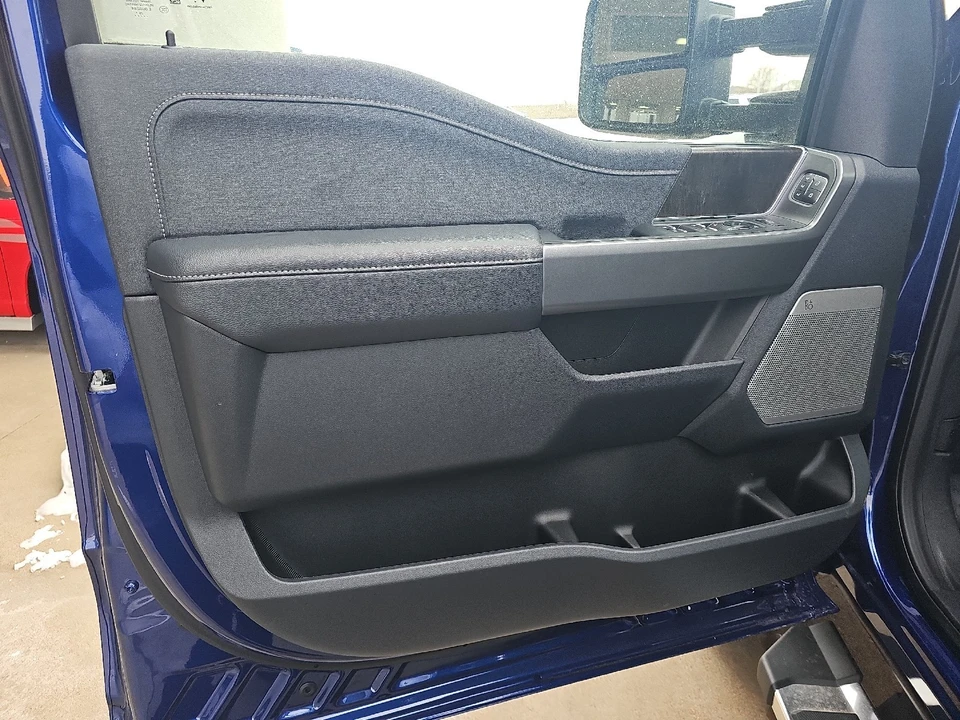 2026 Ford Super Duty 5th Gen - Image 23 of 28