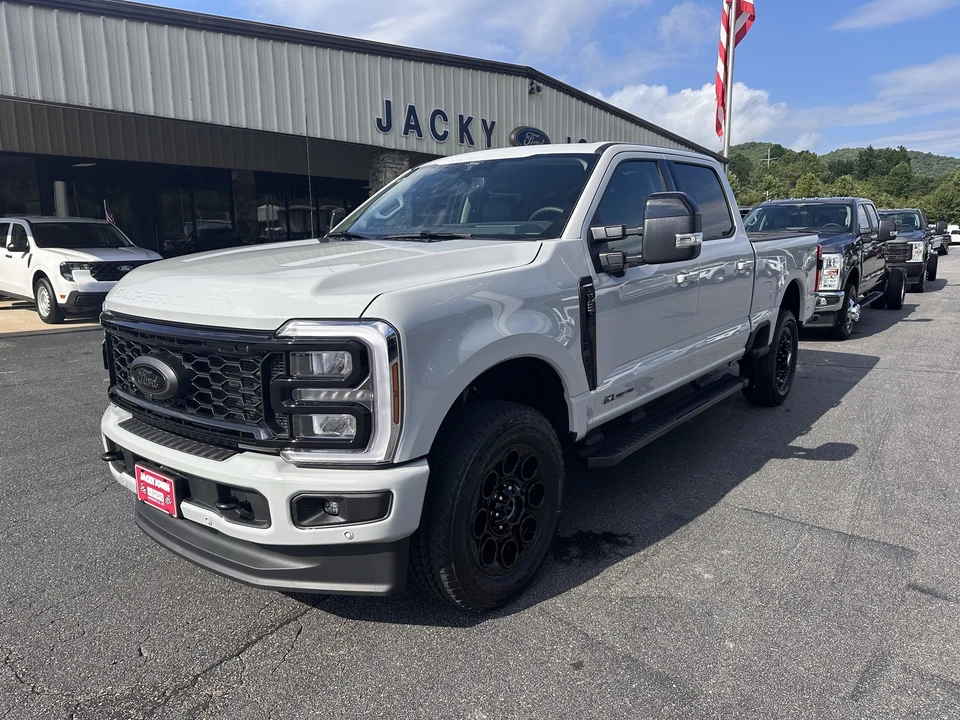 2026 Ford Super Duty 5th Gen - Image 2 of 31