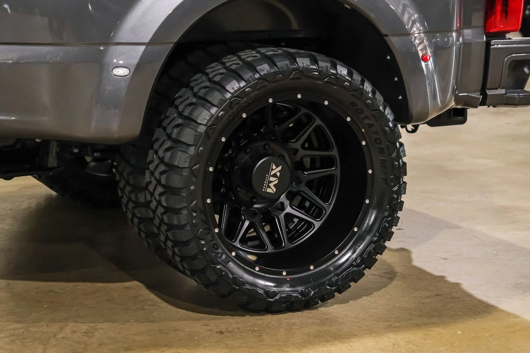 2026 Ford Super Duty 5th Gen - Image 9 of 12