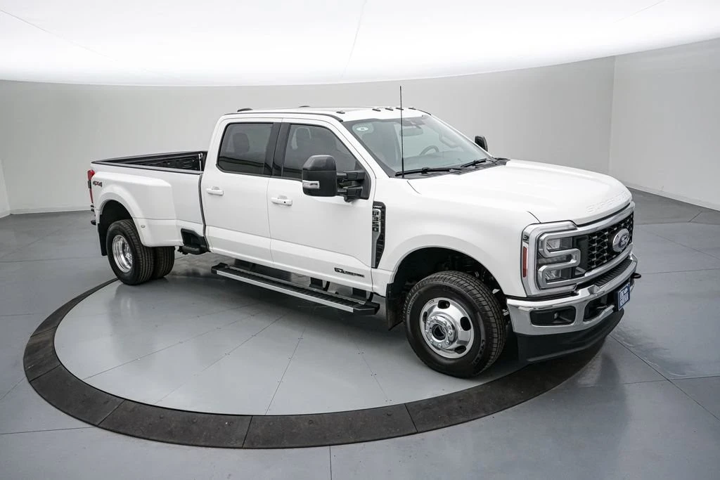 2026 Ford Super Duty 5th Gen - Image 2 of 27