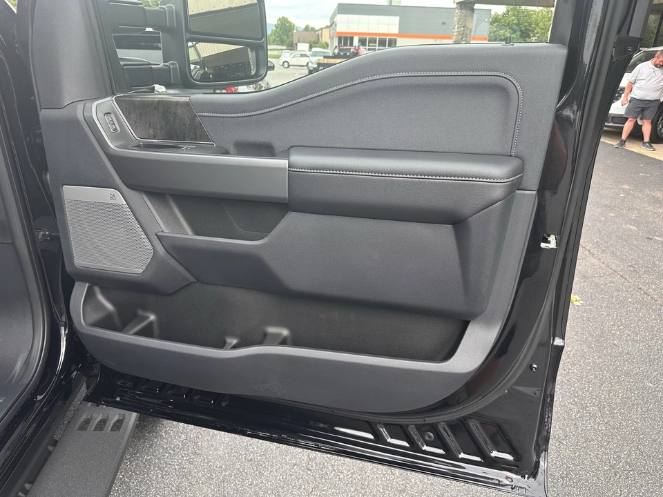 2026 Ford Super Duty 5th Gen - Image 13 of 31