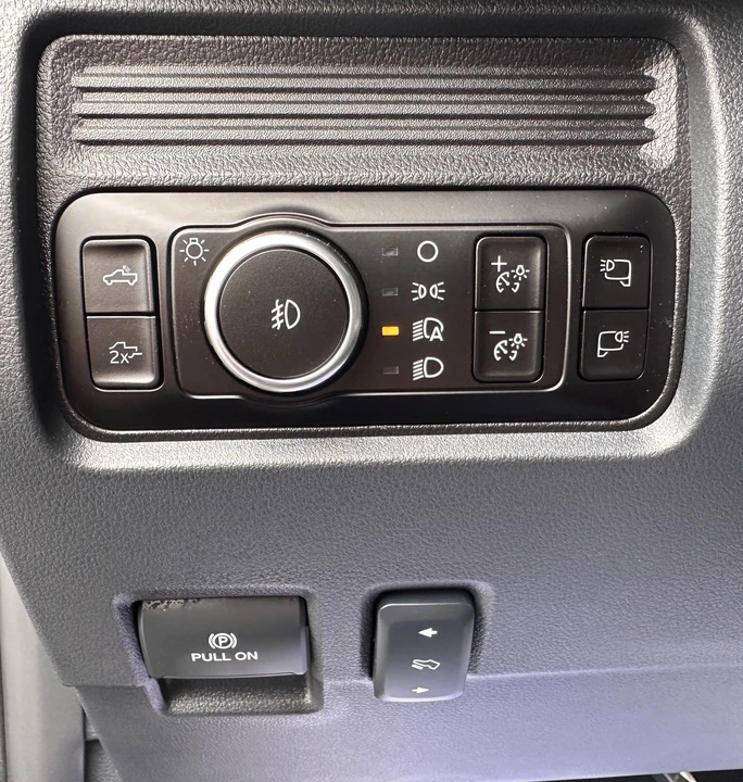 2026 Ford Super Duty 5th Gen - Image 22 of 31